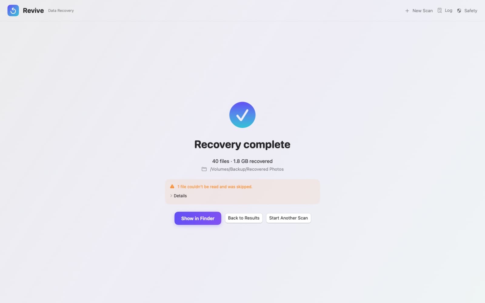 Recovery complete: 40 files and 1.8 GB recovered to a backup drive, with one unreadable file listed